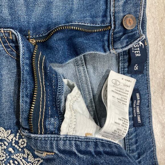 Hollister Women's High-Rise Denim Shorts Sz 1 Blue Floral Embroidered Distressed - Picture 4 of 12